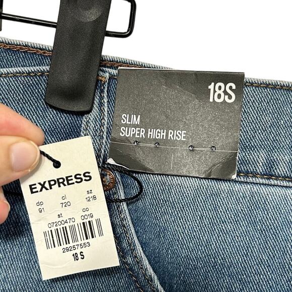 Express Slim Super High Waisted Jeans NWT Women's Sz 18S Light Wash Raw Hem - Picture 3 of 10